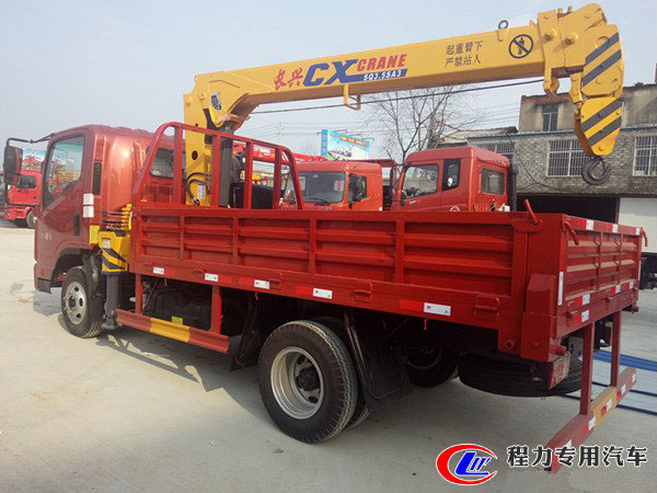 藍(lán)牌長(zhǎng)興3.5噸凱馬隨車(chē)吊圖片展示4