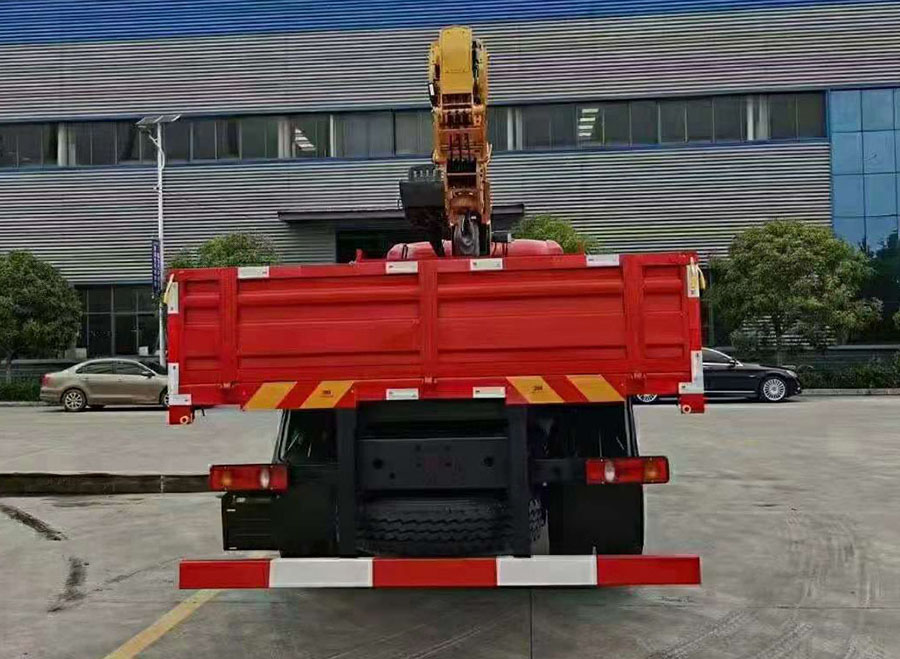 東風隨專K5徐工8噸隨車吊 17萬+底盤